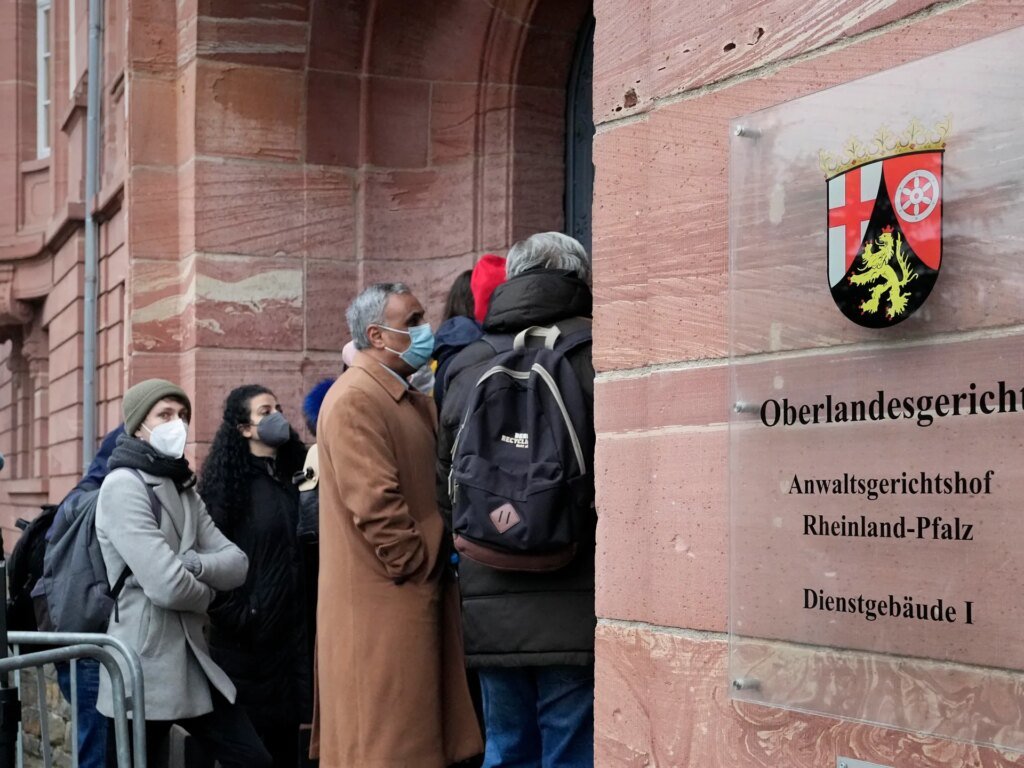 Alemania imputa a ex-guardia de prisión sirio por abusos durante la era de Assad