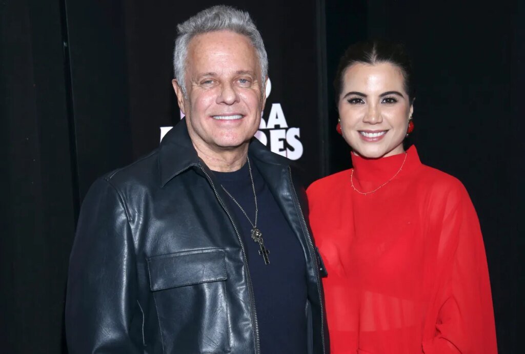 Alexis Ayala y su esposa disfrutan de un lujoso retiro navideño en Alaska