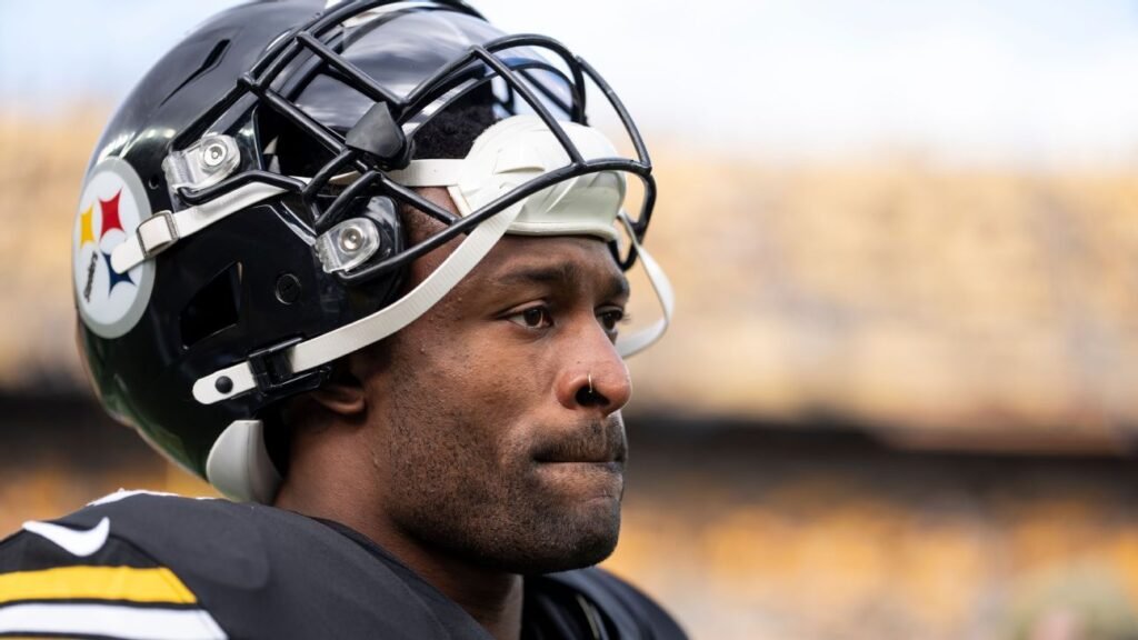 DK Metcalf golpea a un aficionado en Detroit