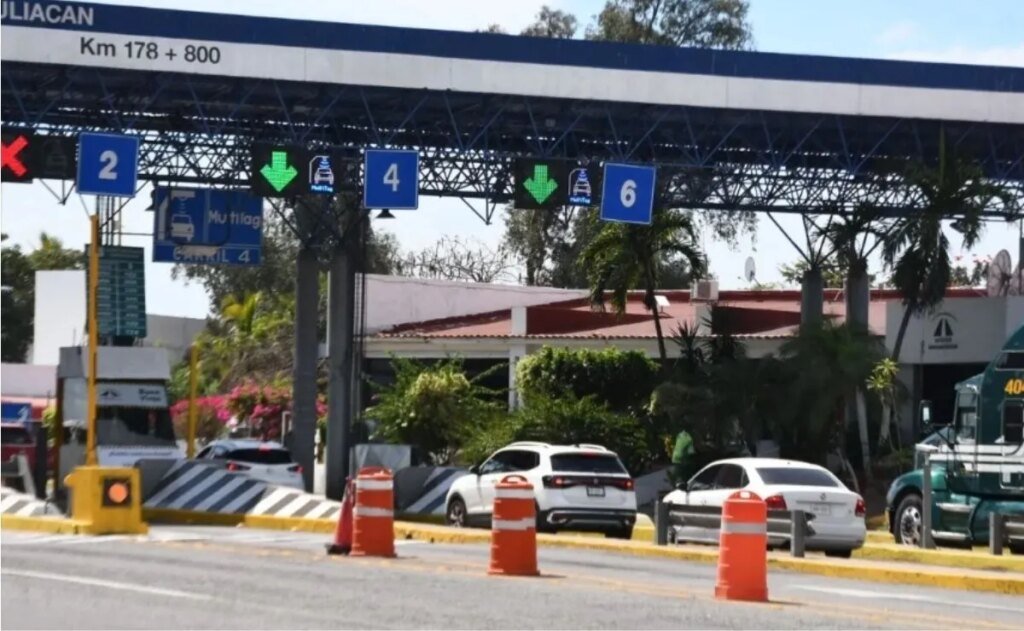 Desvíos de tráfico en la autopista Mazatlán-Culiacán por finalización de obras en el paso a desnivel