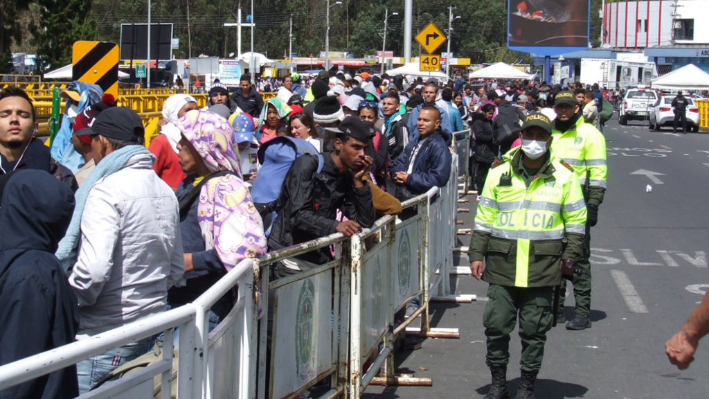 Ecuador limita el acceso en sus fronteras con Perú y Colombia por razones de seguridad