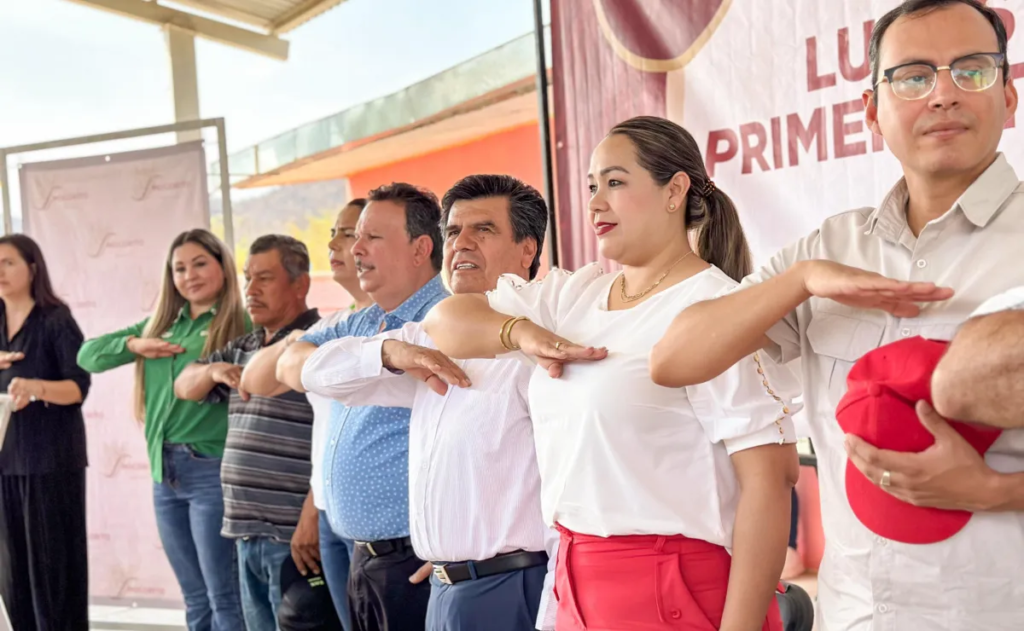El Alcalde de Mocorito Asiste al Lunes Cívico en el Preescolar de Higuera de los Vega