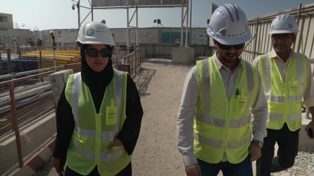 El cambio de los Emiratos Árabes hacia la promoción del empleo local