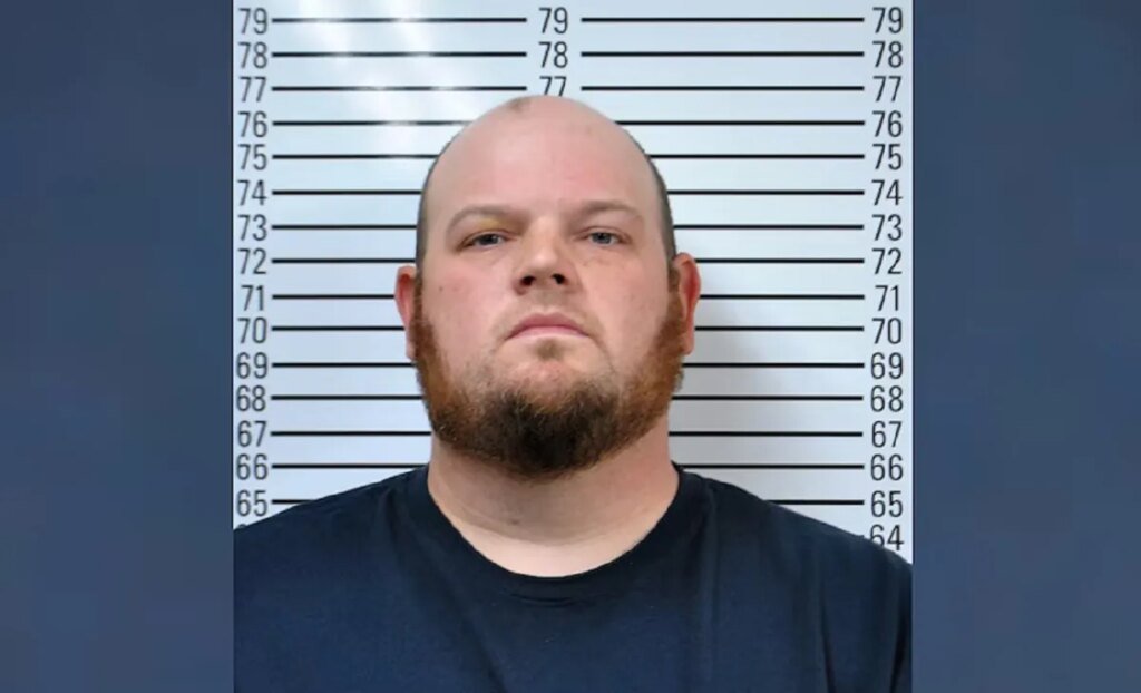 Hombre de Oklahoma enfrenta cargos de homicidio por la muerte de una anciana durante una sesión de tiro en Navidad