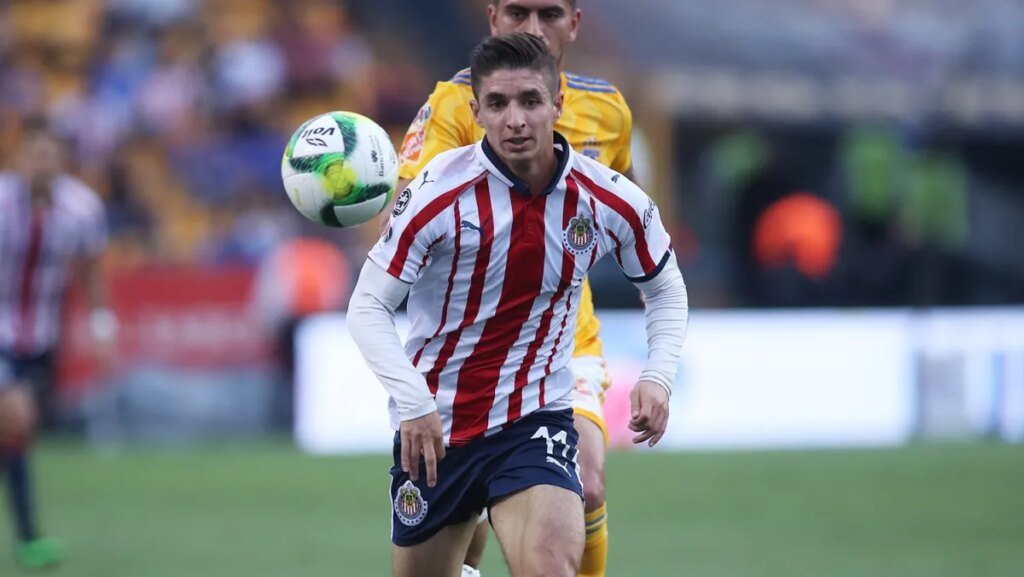 Isaác Brizuela concluye su etapa de diez años en las Chivas