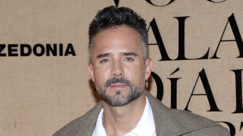 José Ron revela su faceta más sensible al compartir su dolor por la pérdida de su mascota.