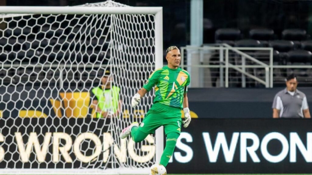 Keylor Navas llega a México y provoca euforia: "Su incorporación hace de Pumas un fuerte contendiente al título"