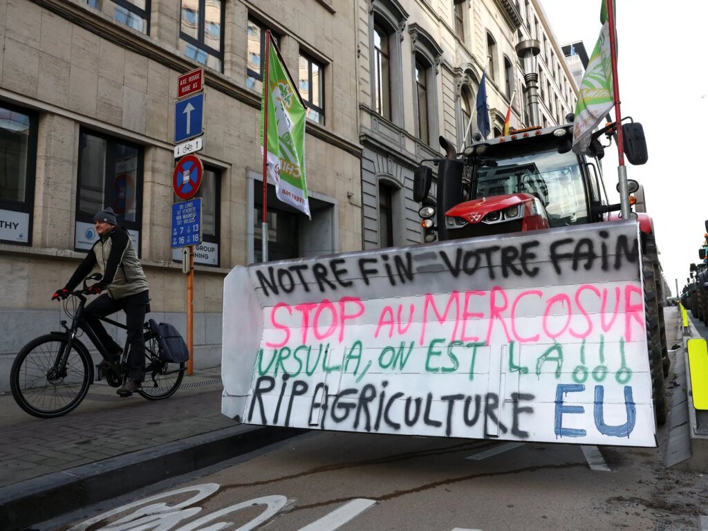La UE pospone el acuerdo comercial con el bloque Mercosur de Sudamérica ante protestas de agricultores