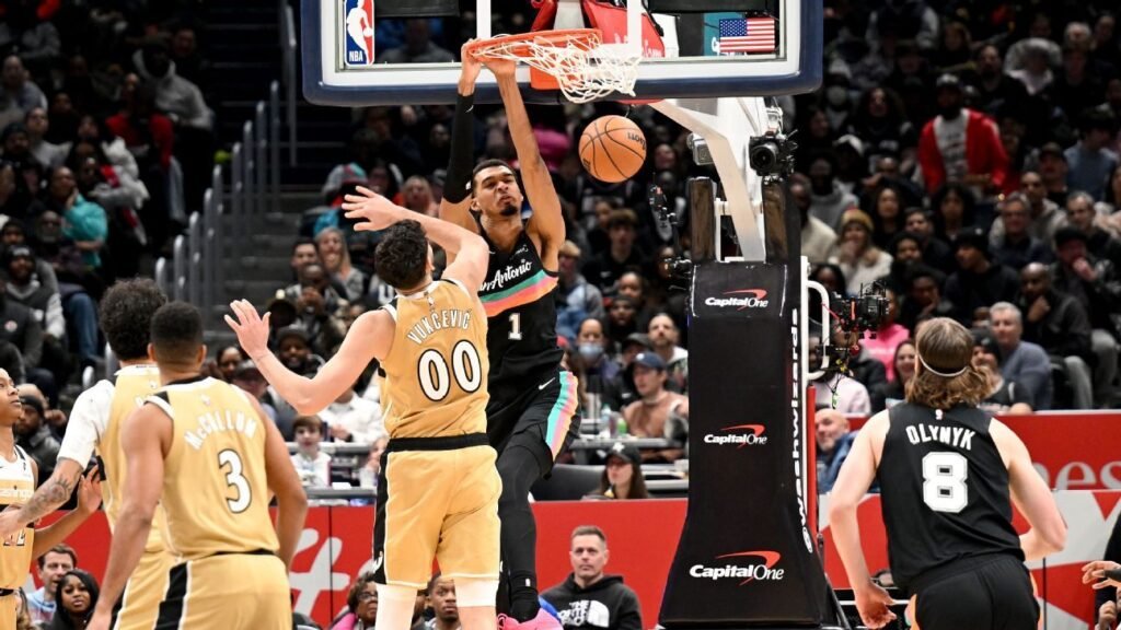 Los San Antonio Spurs se destacan: más de 300 puntos en el enfrentamiento entre Hawks y Bulls