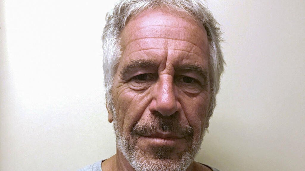 Los documentos de Epstein revelan una alarmante falta de vigilancia antes de su suicidio en prisión.