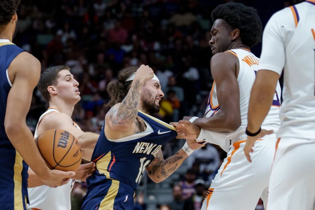NBA impone sanciones a José Alvarado y Mark Williams tras incidente en la cancha