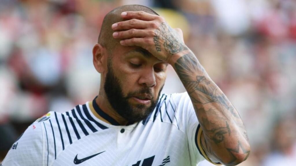 Pumas de México interpone demanda contra Dani Alves ante el TAS por ruptura de contrato