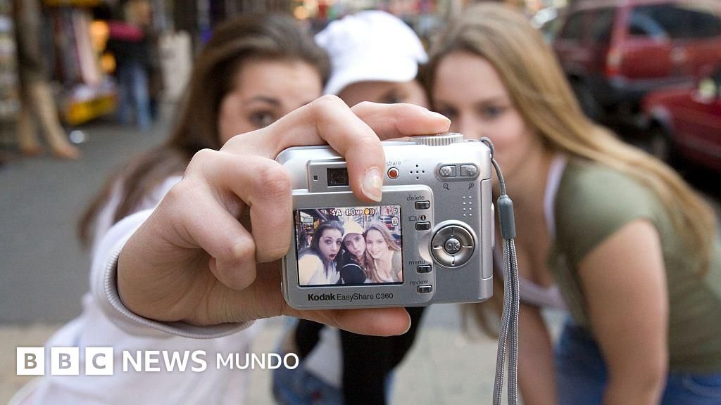 Razones por las que tus fotos de los 2000 podrían haberse perdido para siempre y cómo preservar las que aún tienes