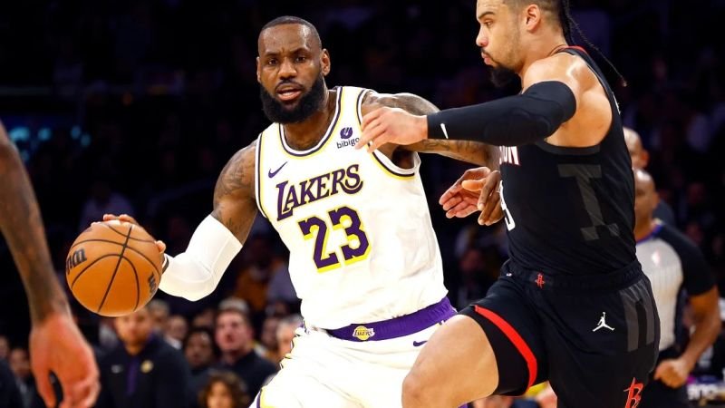 Saldrán a subasta la emblemática camiseta de LeBron James
