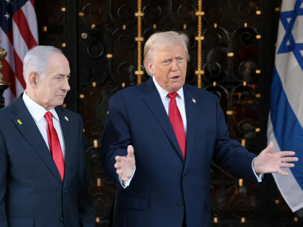 Trump asegura que EE. UU. apoyaría ataques contra el programa de misiles de Irán