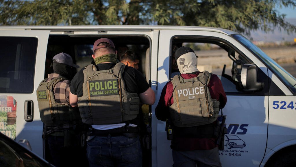 Trump intenta anular solicitudes de asilo, advirtiendo que los afectados podrían ser deportados a terceros países: 'CBS'