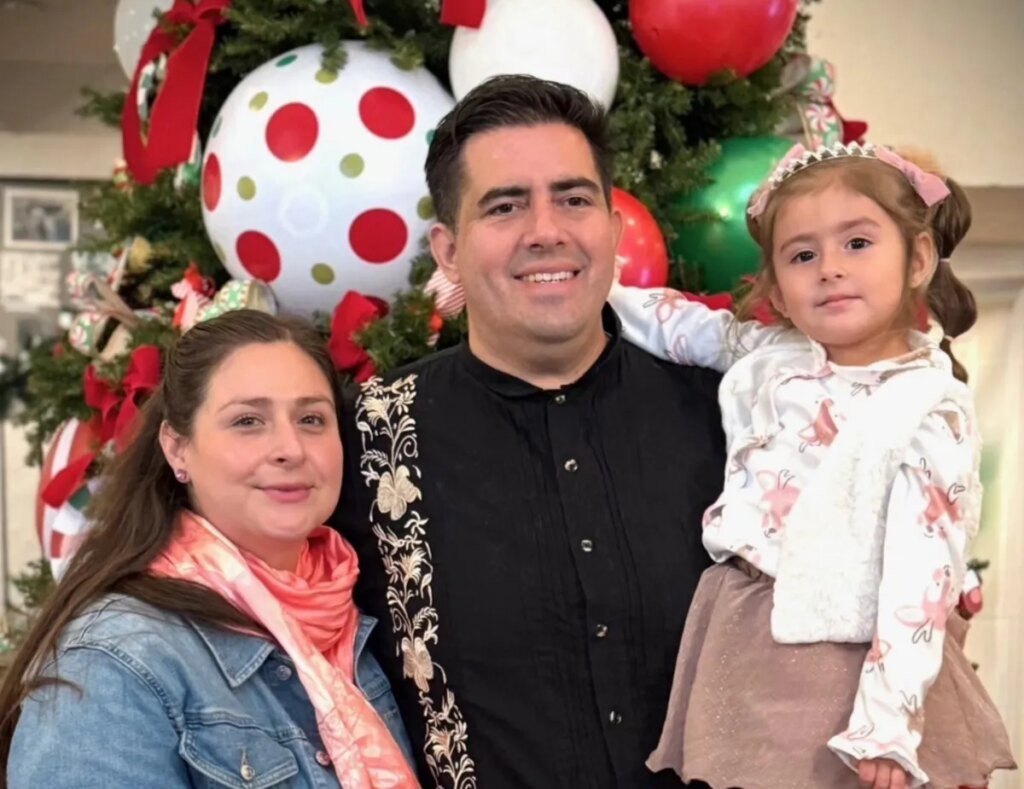 ¡Feliz Navidad y próspero Año Nuevo a todos los habitantes del Distrito 9!