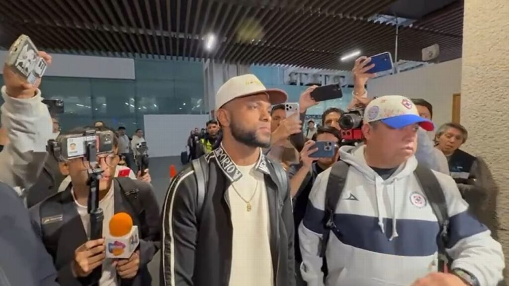 ¿Por qué Miguel Borja todavía no se anima a firmar autógrafos con el Cruz Azul?