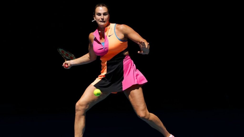 Abierto de Australia 2026: Sabalenka superó dificultades y alcanzó un récord de Djokovic al avanzar a octavos de final