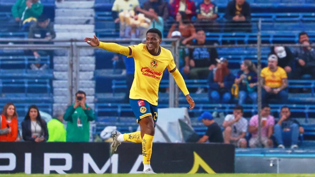 América confirma la salida definitiva del neerlandés Javairo Dilrosun