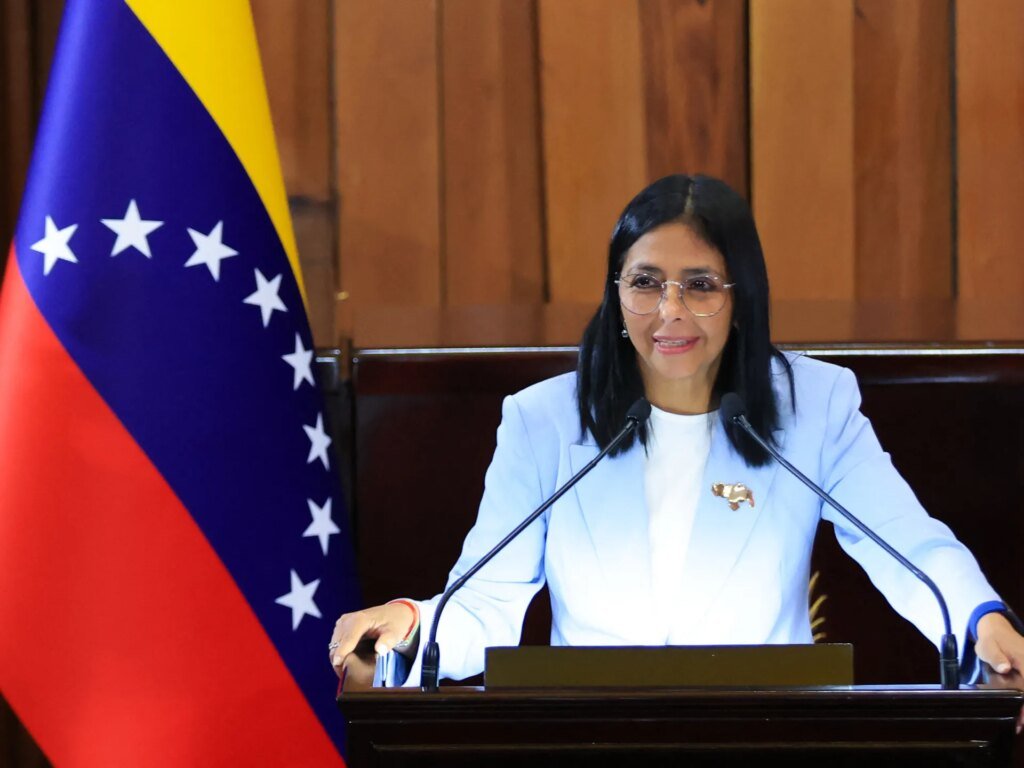 La presidenta interina de Venezuela, Delcy Rodríguez, anuncia amnistía para prisioneros.