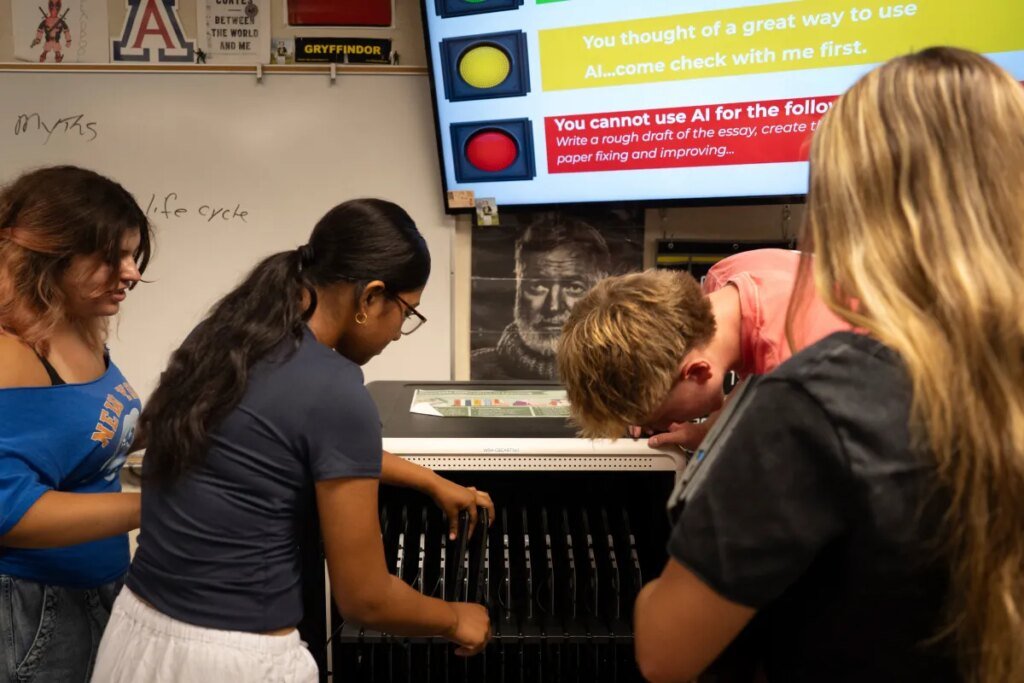 Escuelas en L.A. implementan Inteligencia Artificial para brindar un aprendizaje adaptado a sus estudiantes