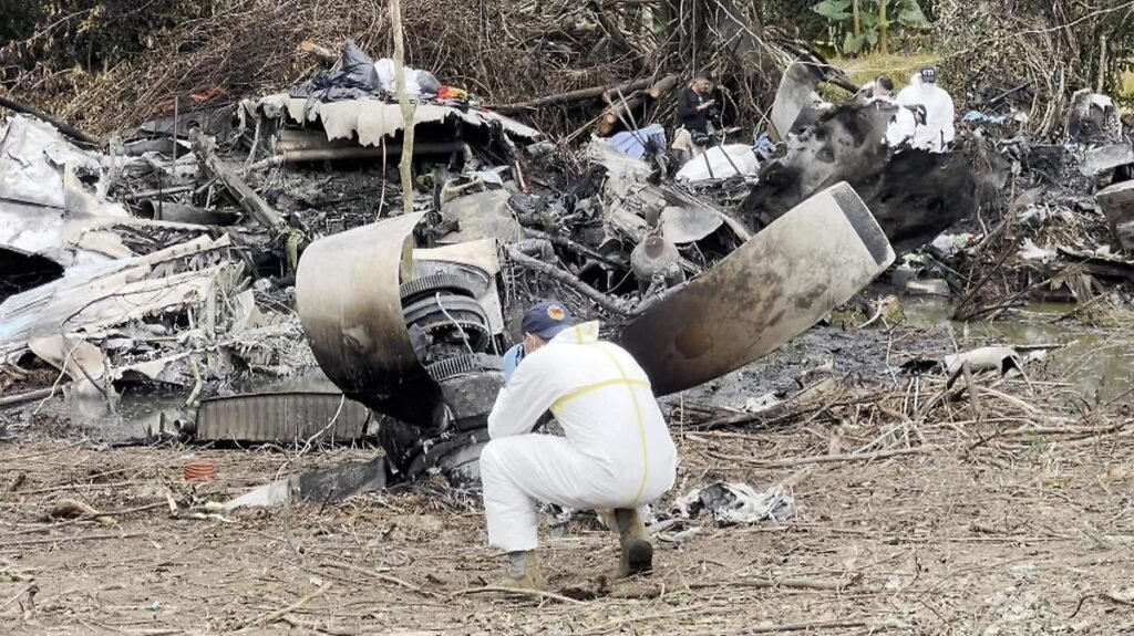 Forenses colombianos logran identificar a 54 de las 69 víctimas del siniestro aéreo militar