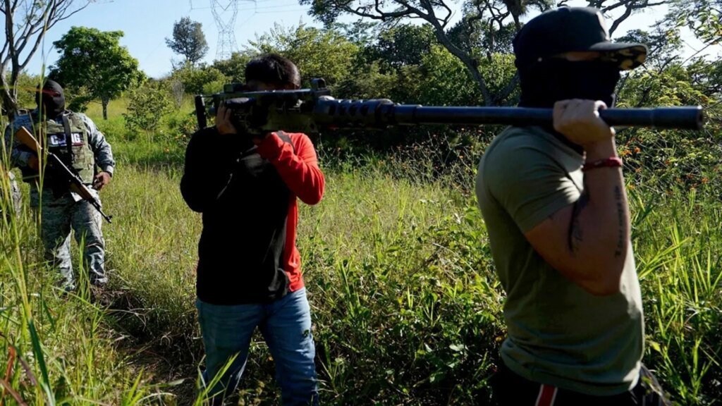 México presenta una demanda contra 13 armerías de EE. UU. por suministrar a los cárteles