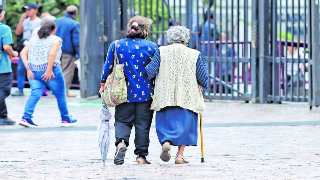 El Congreso da luz verde a la reforma constitucional del sistema de cuidados.