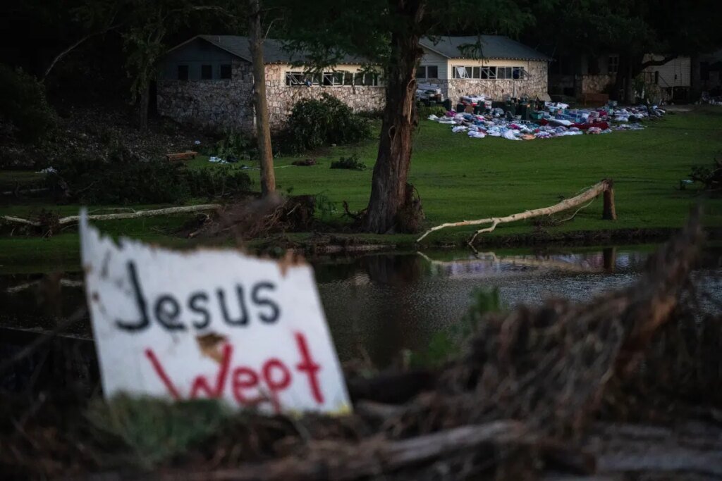 Investigador atribuye las muertes en Camp Mystic a una inadecuada preparación y conmociona a Texas