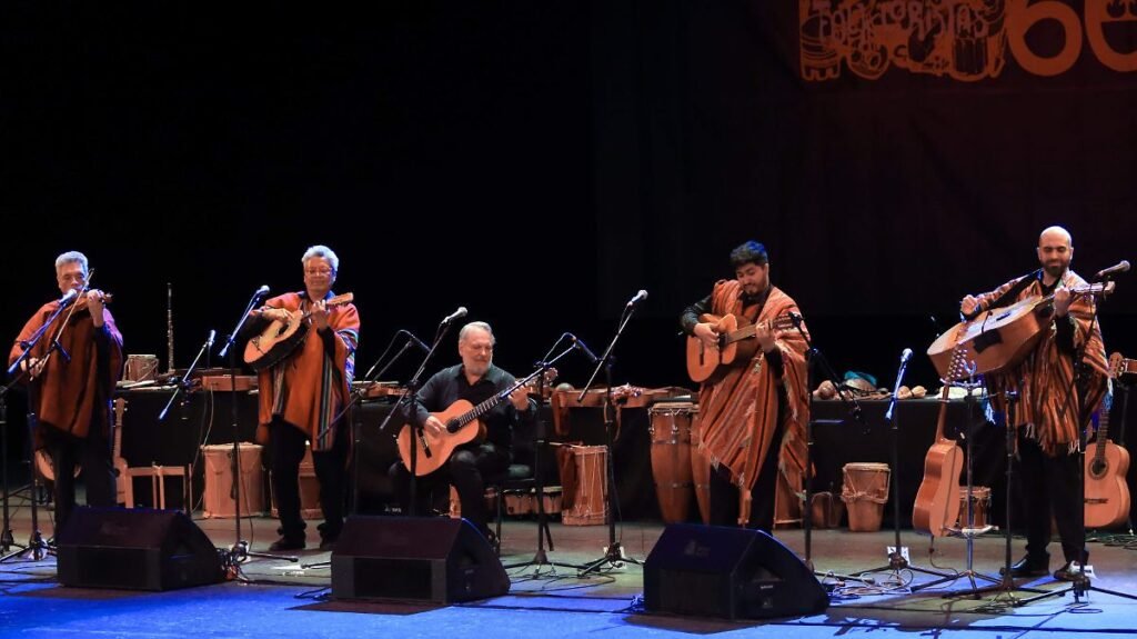 Los Folkloristas conmemoran seis décadas en Bellas Artes junto a su creador, Gerardo Tamez