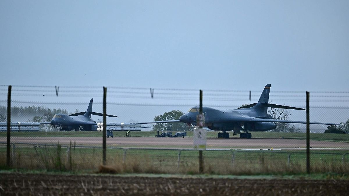 La UE retira sus bombarderos de la base aérea en Reino Unido tras un incidente de seguridad