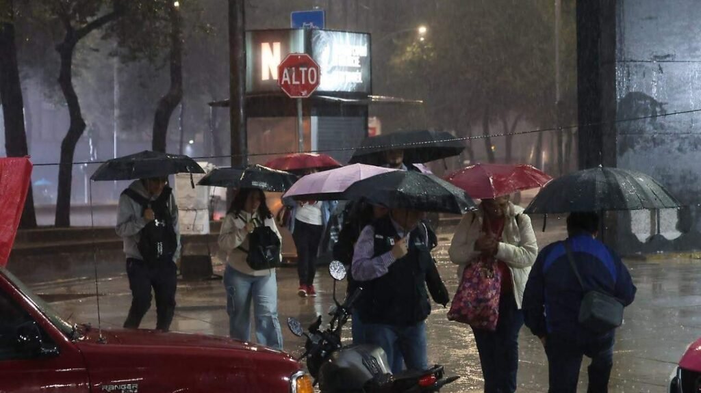 Se declara Alerta Amarilla por lluvias en las 16 alcaldías de la CDMX